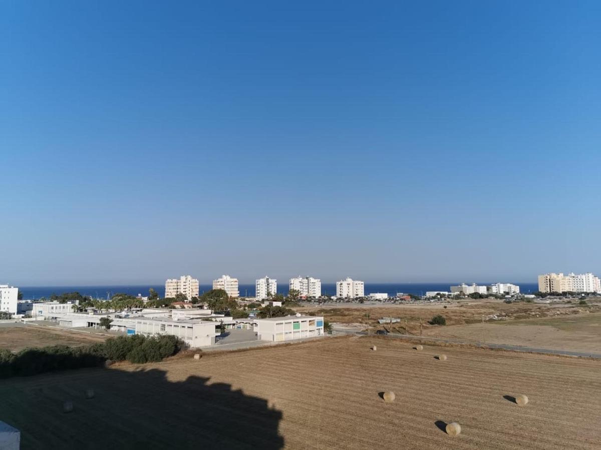 Must Stay - Sea & Salt Lake Panoramic View Apt Ларнака Екстериор снимка